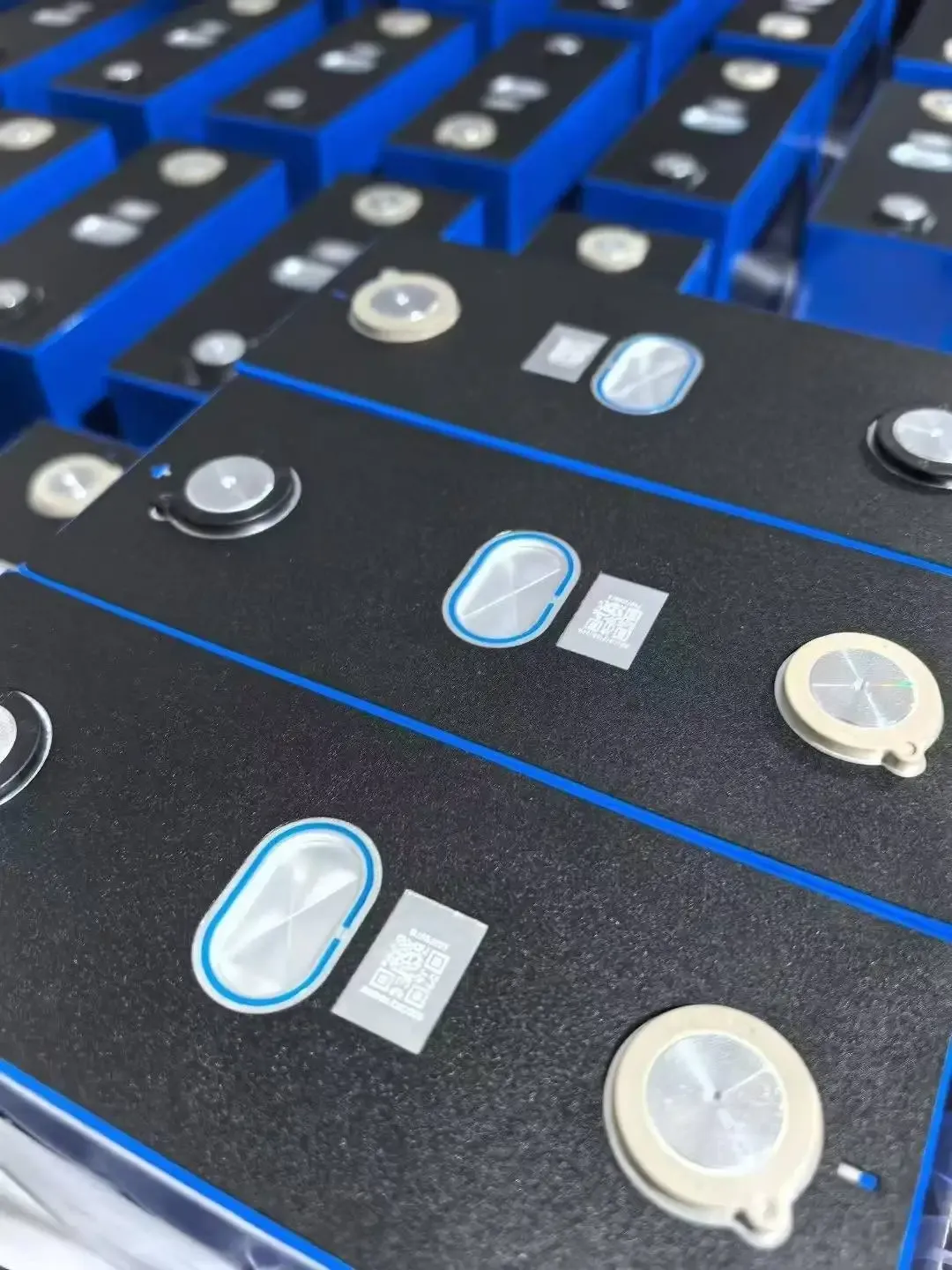 Lishen 3.2V 314Ah A-Grade LiFePO4 Cell | 8000+ Cycles | 0.17mΩ IR | Long-Life Energy Storage Cell - View 2