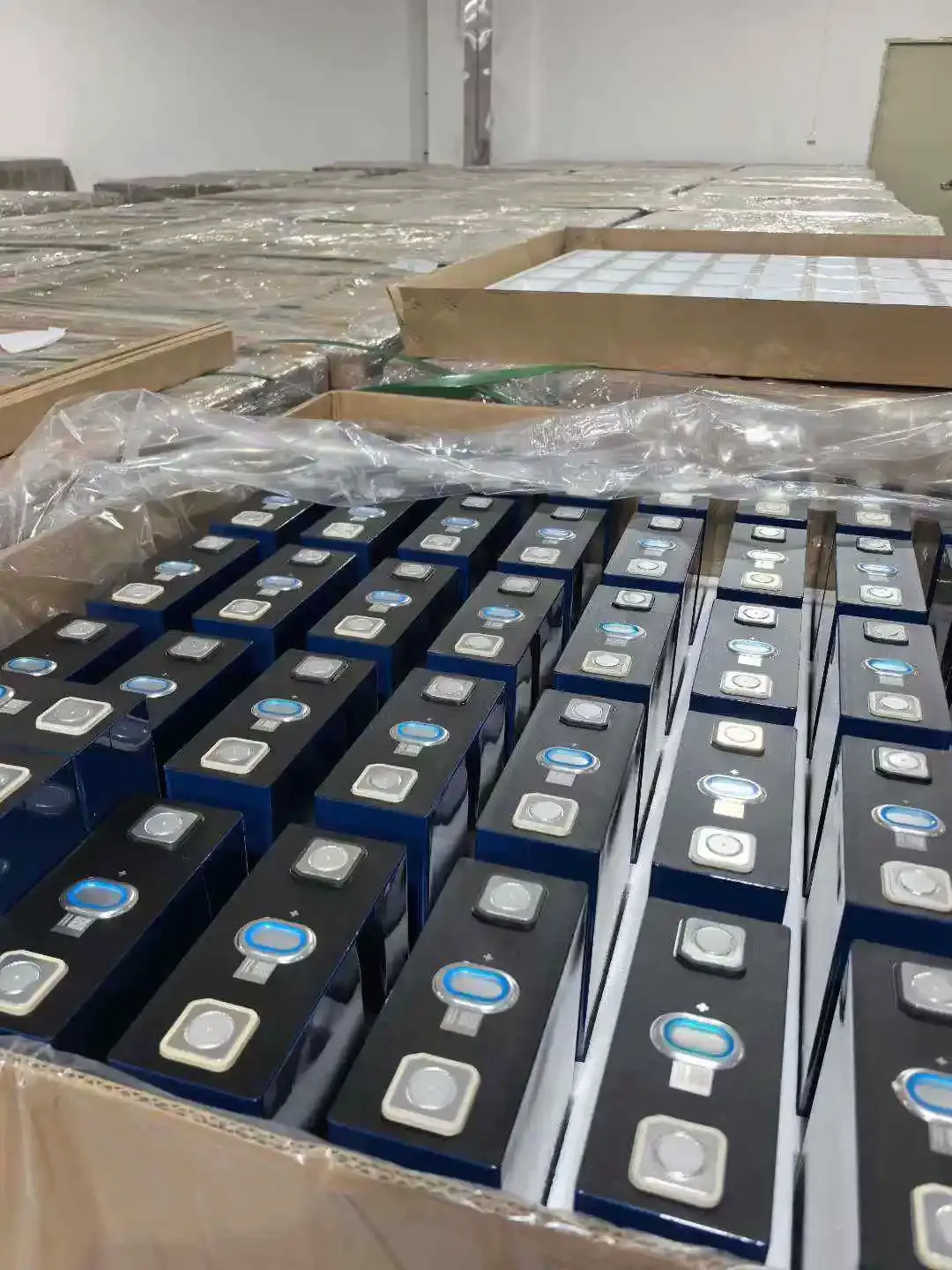 REPT 3.2V 320Ah A-Grade LiFePO4 Cell | 8000 Cycles | 0.19mΩ IR | High-Capacity Energy Storage Cell - View 2