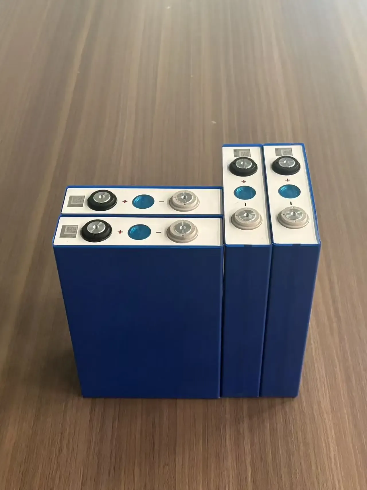 EVE LF105 3.2V 105Ah A-Grade LiFePO4 Cell | 6000 Cycles | 0.28mΩ IR | 3C Discharge | EV Battery Cell - View 2