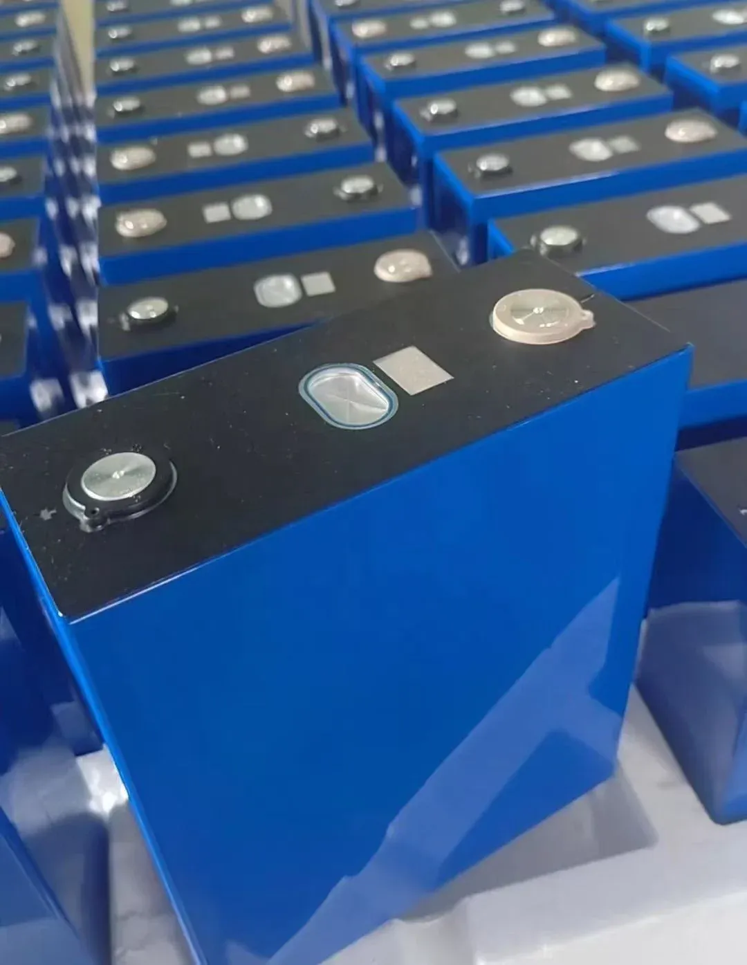 Lishen 3.2V 314Ah A-Grade LiFePO4 Cell | 8000+ Cycles | 0.17mΩ IR | Long-Life Energy Storage Cell - View 5