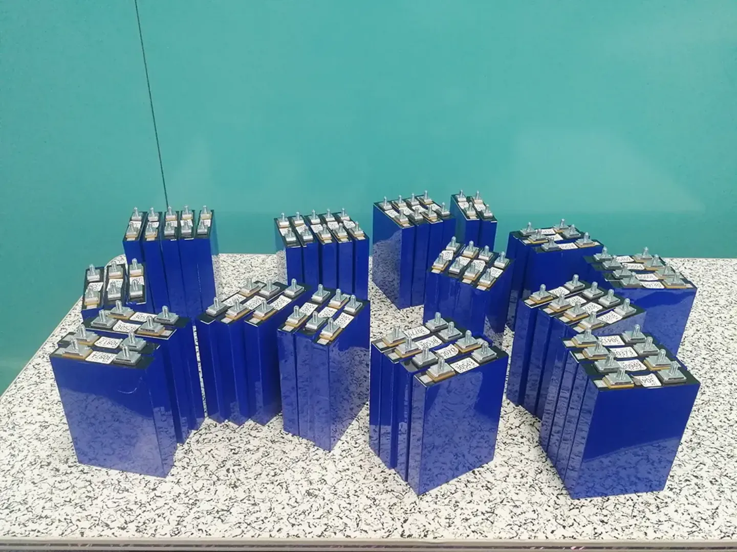 Gotion 3.2V 27Ah LiFePO4 A-Grade Battery Cell | 2500+ Cycle Life | Prismatic Lithium Cell for EV, Solar & Battery Packs - Vie