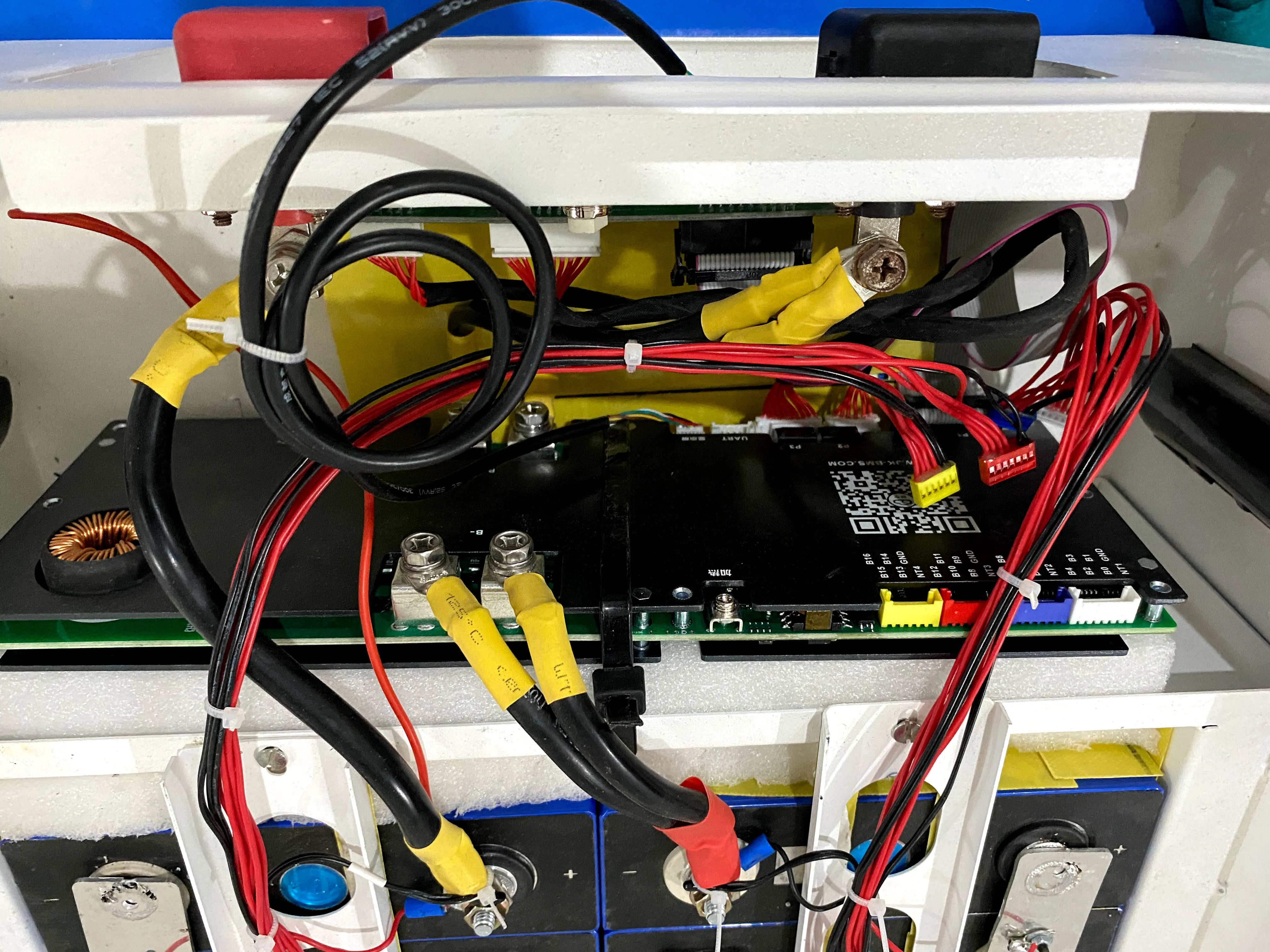 Voltpro Energy 24V 200Ah LiFePO4 Battery | 5.12kWh Energy Storage | EVE A-Grade Cells 0.28mΩ IR | JK-PB1A16S10P Inverter BMS